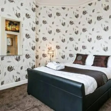 Knutsford House Holidays Manchester Exterior photo